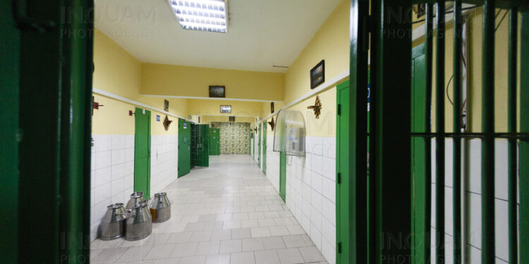 Un bărbat, care a condus o mașină fiind beat, a fost condamnat la aproape doi ani de închisoare. Individul a ajuns în Penitenciarul Timișoara