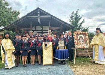 Pompieri din cadrul ISU Timiș și Stației Deta au participat la slujba de prăznuire a Sfântului Ierarh Iosif cel Nou de la Partos