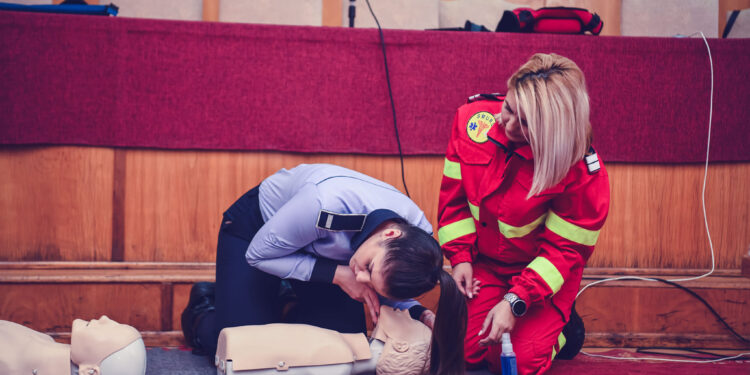 Polițiștii timișeni au participat la cursuri de acordare a primului ajutor