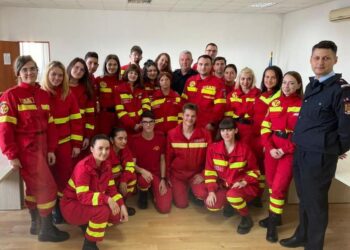 22 de voluntari din cadrul Inspectoratelor pentru Situații de Urgență din Timiș, Bistrița-Năsăud, Hunedoara și Maramureș au absolvit ”Cursul de prim ajutor calificat, descarcerare și operațiuni de salvare”