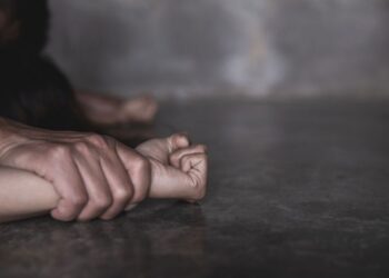 Bărbat de 53 de ani, condamnat la peste trei ani de închisoare pentru agresiune sexuală în formă continuată