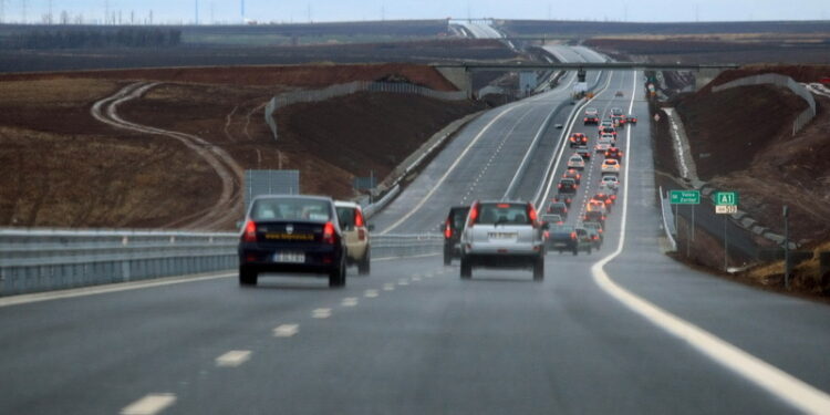 Un autoturism s-a răsturnat pe Autostrada Timișoara-Arad