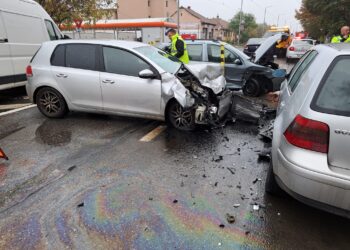 Un șofer cu 1,44 mg/l alcool pur în aerul expirat a produs un accident rutier pe o stradă din Arad