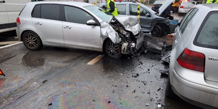 Un șofer cu 1,44 mg/l alcool pur în aerul expirat a produs un accident rutier pe o stradă din Arad