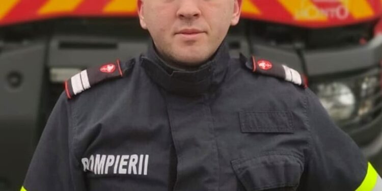 Un sergent major aflat în timpul liber a intervenit pentru a oferi ajutor unui bărbat rănit într-un accident rutier