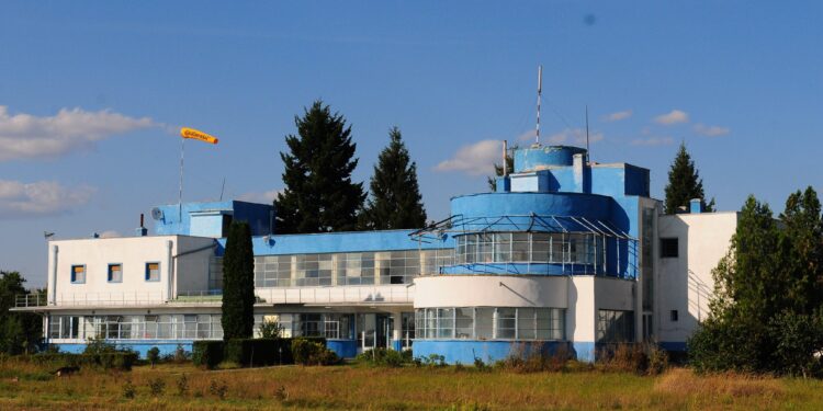 Ministerul Dezvoltării a semnat contractul de reabilitare a Aerodromului Cioca