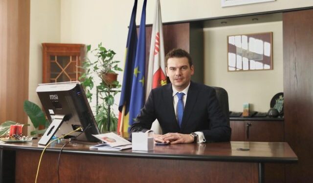 Vicepreședintele CJ Timiș, Alexandru Proteasa, a semnat contractul de realizare a proiectului tehnic pentru viitorul centru de recuperare medicală din Lovrin