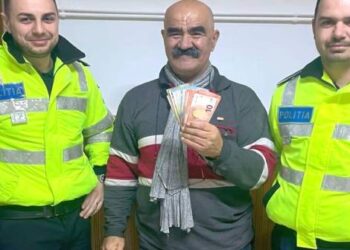 Un cetățean de origine turcă și-a recuperat borseta pe care a pierdut-o într-o benzinărie din Lugoj. În interiorul acesteia se afla suma de 2.000 de euro
