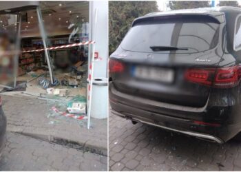 Un șofer a intrat cu autoturismul în magazinul unei benzinării din Arad, după ce a băgat din greșeală mașina în marșarier