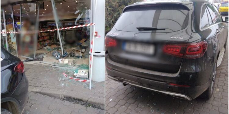 Un șofer a intrat cu autoturismul în magazinul unei benzinării din Arad, după ce a băgat din greșeală mașina în marșarier