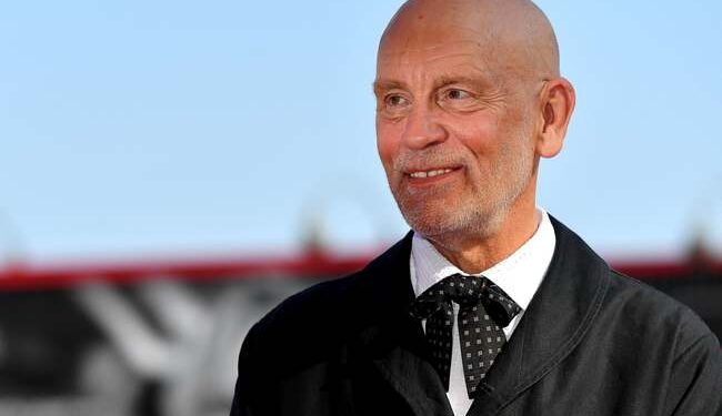 John Malkovich, show incendiar la Timișoara! S-au pus în vânzare biletele!