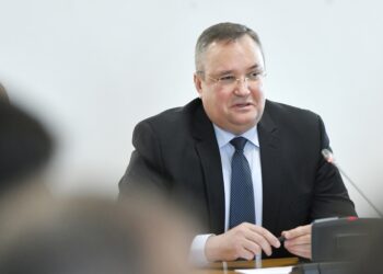 Premierul Nicolae Ciucă, după adoptarea legilor educației: „Fac apel la cadrele didactice și la întreg personalul din educație să revină la catedră”