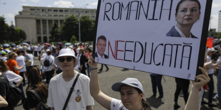 Probele de competențe de la Bacalaureat vor fi echivalate cu mediile din liceu. Nouă ofertă pentru profesorii aflați în grevă!