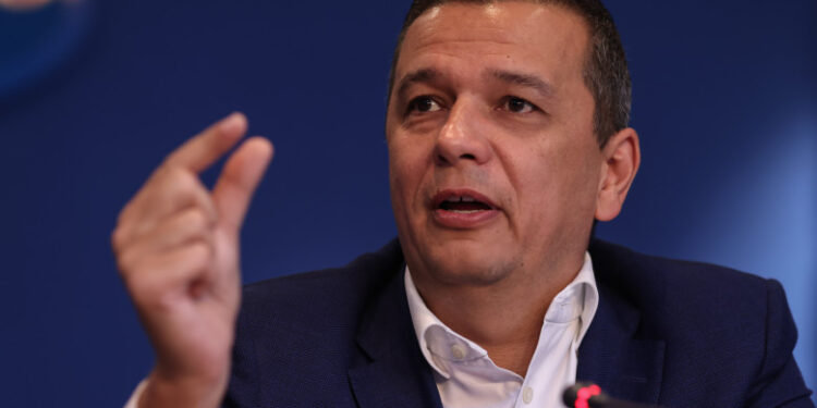 Sorin Grindeanu taie în carne vie: mii de bugetari, în pericol să-și piardă locul de muncă!