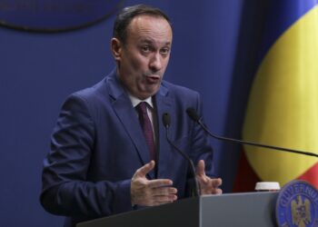 Adrian Câciu face ca trenul, după ce ce a văzut articolele de presă: „Șmecheria se încheie începând de…”