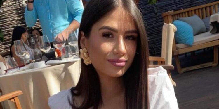 Cine este Andreea Bumbac, jandarmerița prinsă cu droguri. Tatăl militar a băgat-o pe pile și ducea o viață opulentă