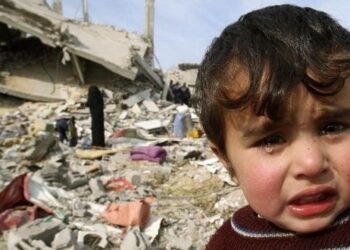 Românii care au scăpat din Gaza, povești terifiante din infern: Copiii mor pe străzi, nimeni nu se uită la ei!
