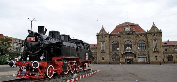 Bărbat mort chiar în ziua de Crăciun, după ce a fost înjunghiat de mai multe ori, in gară!