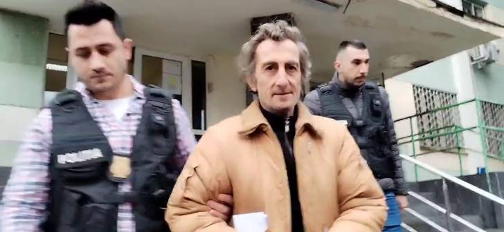 Barbatul care a incendiat masina sefului de la Piete Timisoara, internat la Psihiatrie 30 de zile!