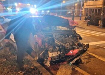 Impact devastator, mașini făcute praf! Accident provocat de o șoferiță inconștientă de numai 19 ani, la Timișoara!