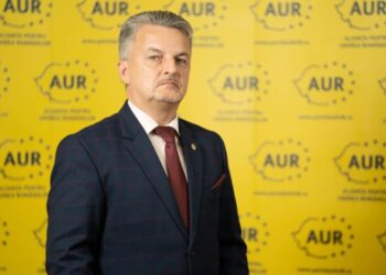Radu Grădinaru (AUR): Printr-o hotărâre de guvern criminală, PSD și PNL lasă elevii fără transport gratuit!