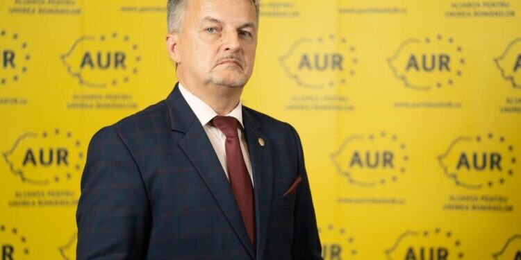 Radu Grădinaru (AUR): Printr-o hotărâre de guvern criminală, PSD și PNL lasă elevii fără transport gratuit!