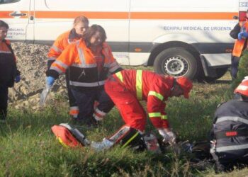 Accident provocat de un șofer de 75 de ani, la Timișoara. Femeie dusă de urgență la spital!