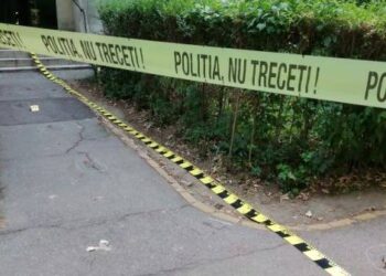Un bărbat a murit, după ce s-a prăbușit în gol de la etajul 8 al unui bloc!