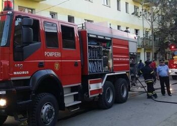 Zeci de studenți evacuați după un incendiu într-un cămin din Complexul Studențesc