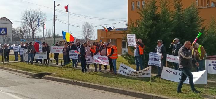 Protest la STPT. Soferi si vatmani, in strada!