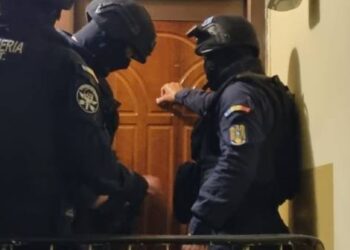 Proxenet, luat pe sus de mascați. Profita de pe urma a 4 tinere