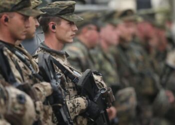 Serviciul militar obligatoriu, anunțat de premier. „Forțăm oamenii să facă lucruri tot timpul”