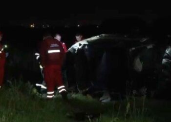 Față de 17 ani moartă într-un accident, după ce s-a dat peste cap cu mașină condusă de prietenul ei de 19 ani
