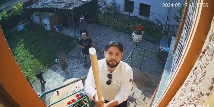 Romi filmati în timp ce terorizeaza o familie din Timișoara. Video cu impact puternic emoțional