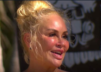 Preafrumoasa Vica Blochina, care seamănă cu Brigitte Bardot tânără, nu își poate face o relație serioasă deoarece tipii din ziua de azi vin la întâlnire neînsurați
