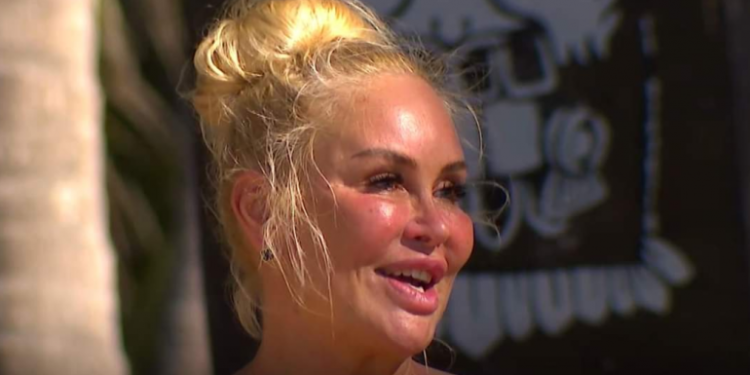 Preafrumoasa Vica Blochina, care seamănă cu Brigitte Bardot tânără, nu își poate face o relație serioasă deoarece tipii din ziua de azi vin la întâlnire neînsurați