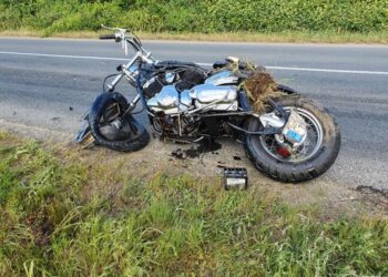 Motociclist rănit după un accident în plină stradă!