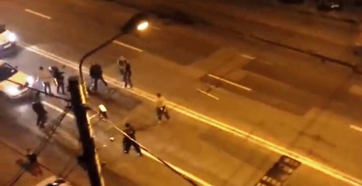 Încăierare în plină stradă la Timișoara. 5 bărbați și-au împărțit pumni și picioare.