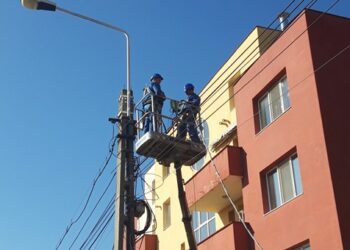 Se oprește curentul în mai multe județe. Lista cu întreruperile din zilele următoare