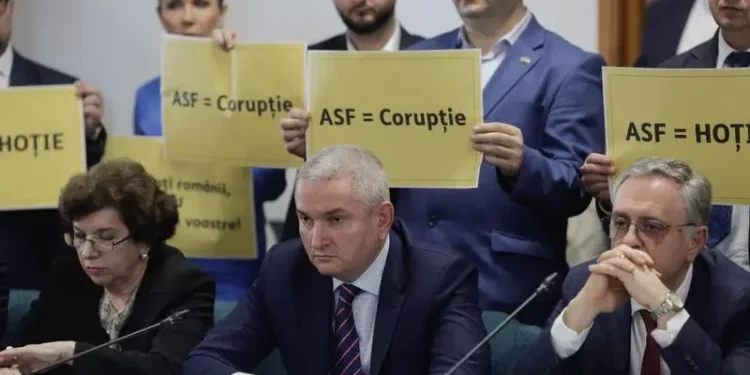 AUR protestează la ASF împotriva majorării RCA: Românii plătesc lăcomia politicienilor
