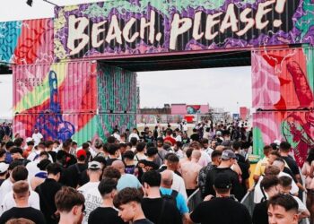 ”Beach, Please” din Costinești, festivalul drogaților și al versurilor obscene