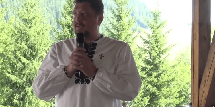 Europarlamentarul Claudiu Târziu (AUR), la Universitatea de vară Izvoru Mureșului: Până nu ne înțelegem ROSTUL ca neam și ca stat, nu ne vom putea asuma vreun rol în lume, ci doar vom urma niște indicații