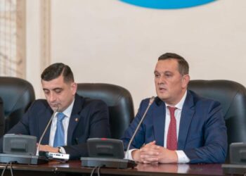 Gheorghe Piperea (AUR): Pensiile au crescut doar pentru speciali. Mugur Isărescu are și pensie specială, și salariu la stat. Cam micuțe. Doar 36 de mii euro/lună