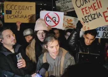 Protestul USR: „Avort legal și gratuit”. Ne-au otrăvit copiii cu ideologii toxice