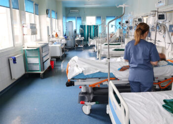 O doctoriță din Suceava nu mai vrea să lucreze la Urgențe! Pacientul care voia s-o ciopârțească cu toporul