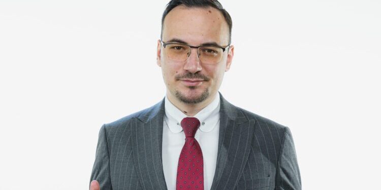 Biro Daniel-Răzvan (AUR): Birocrația ucide afacerile mici: România, cea mai grea țară pentru antreprenori