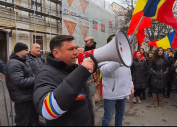 Ciprian Blejan, protest masiv AUR în Oradea: „Turul 2 trebuie reluat, democrația trebuie respectată!”