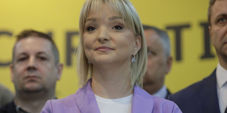 Lidia Vadim Tudor (AUR), replică pentru Cătălin Predoiu: “România nu mai este o democrație. Ați confiscat votul românilor și le-ați pus pumnul în gură. Lucrurile se văd limpede până la Casa Albă”