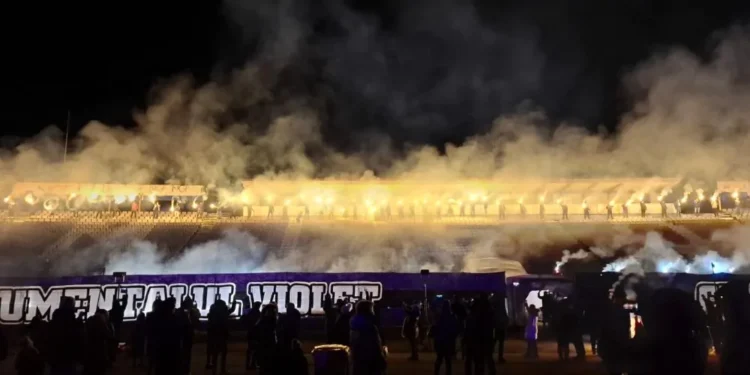 Mii de suporteri ai Poli Timisoara si-au luat ramas bun de la Stadionul Dan Paltinisanu