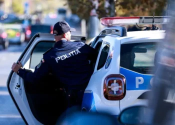 Timisorean agresat de 3 necunoscuti care i-au cerut sa deschida usa ca fac recensamantul populatiei